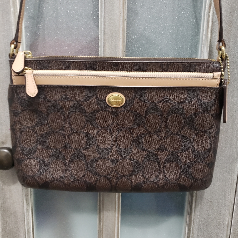 Coach Crossbody Bag /Brown Signature Leather